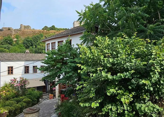 Bazaar Gjirokastra